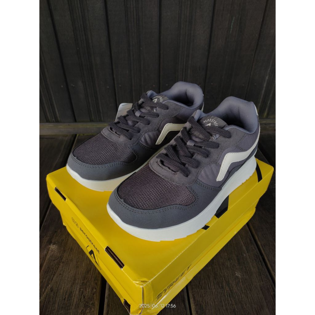 Aerostreet Massive Evo Natural Abu Tua Emas