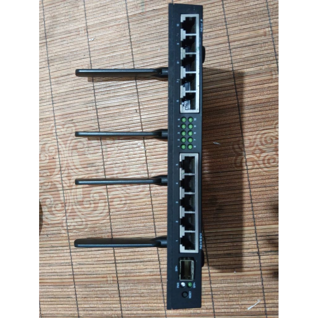 mikrotik rb4011igs+5hacq2hnd-in second/bekas