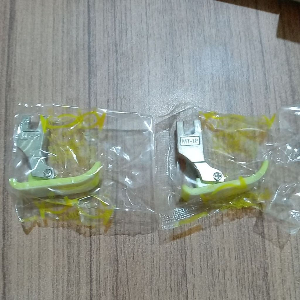 Sepatu plastik mesin jahit