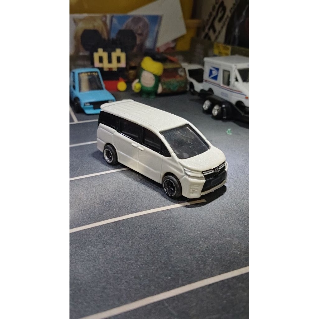 Tomica Toyota Voxy No.115