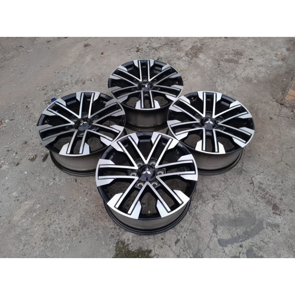 VELG SEKEN COPOTAN ALL NEW PAJERO ROCKFORD RING 18 PCD 6X139,7 ET38