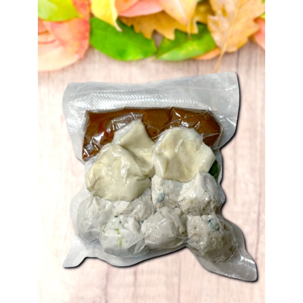 siomay ikan tuna dan pangsit rebus