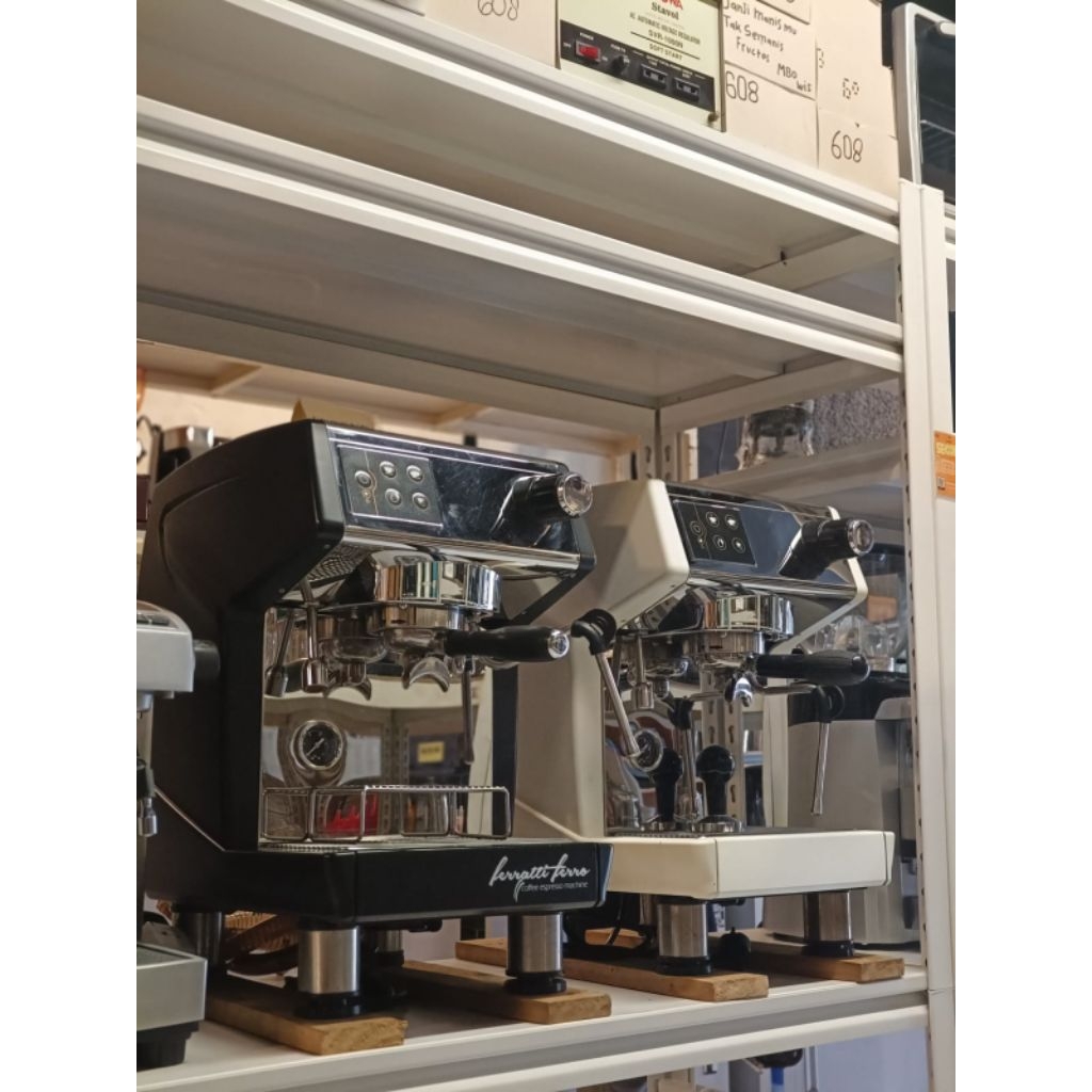 Ferratti Ferro Espresso MachineFCM3200D Second - Ready Black & White