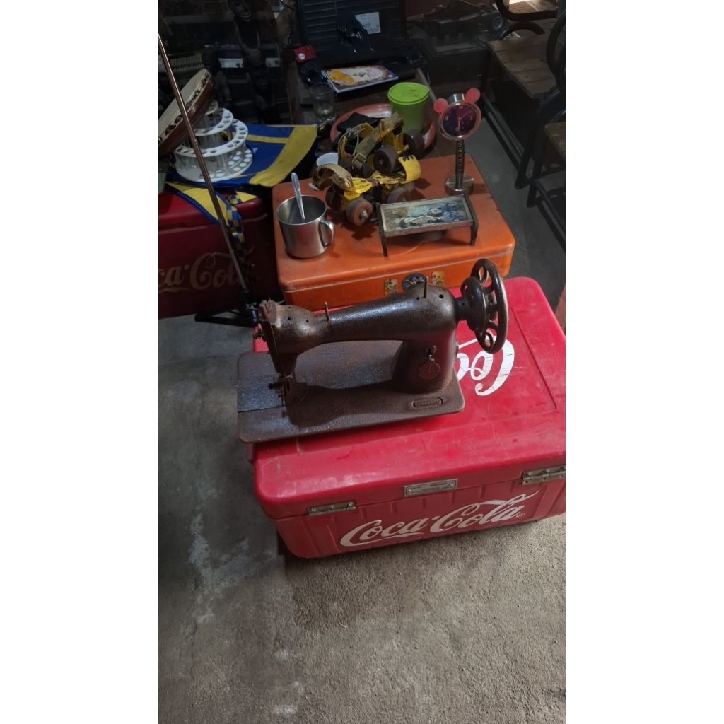 Mesin jahit singer  375rb jadul antik vintage display lawas kuno anggap mati