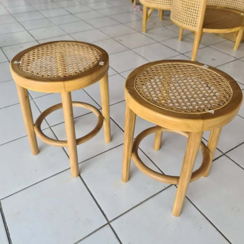 Stool Rotan Kayu Jati Bundar