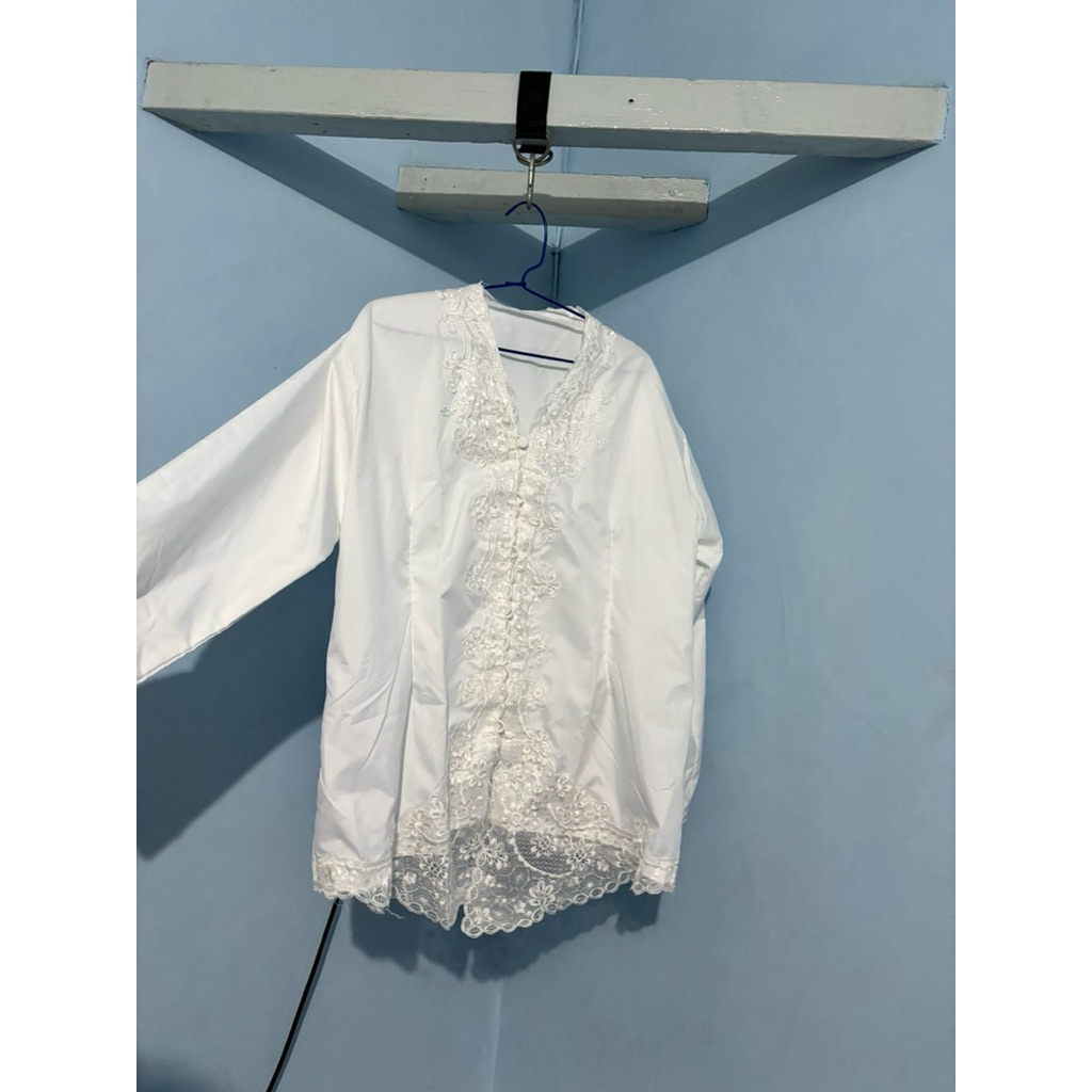 kebaya putih wanita lengan panjang bordir kain tile