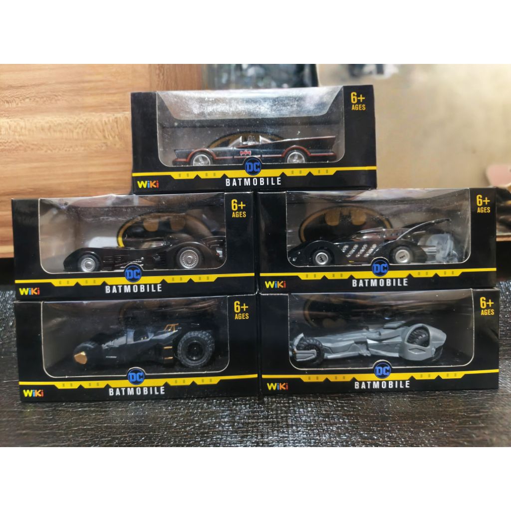 1 Set Batmobile-Wiki x Indomaret