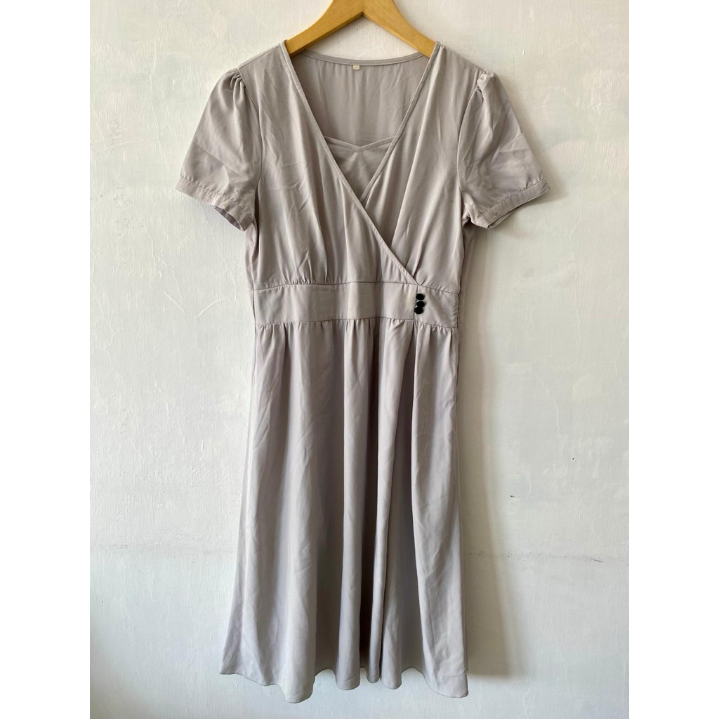 Preloved dress silver abu