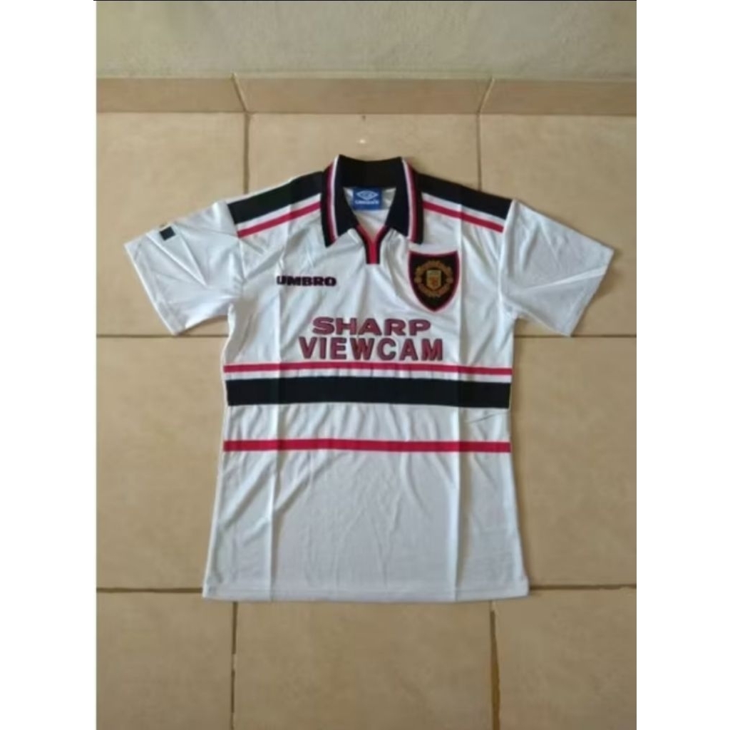 Jersey Kaos Baju Sepak Bola MU Man Mancester Manchester United Utd Home Away 3rd Third Retro Klasik 