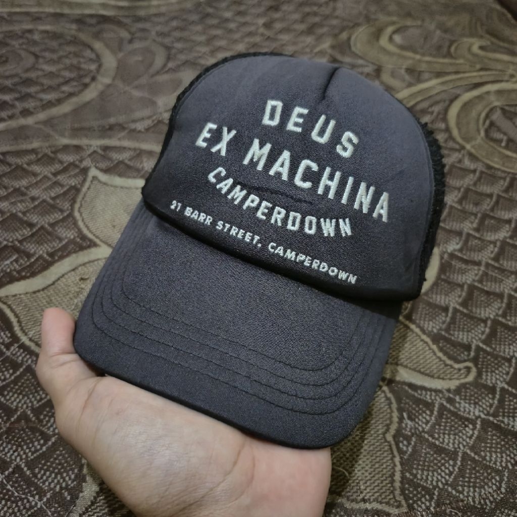 Topi Luxury Trucker Deus Ex Machina Second