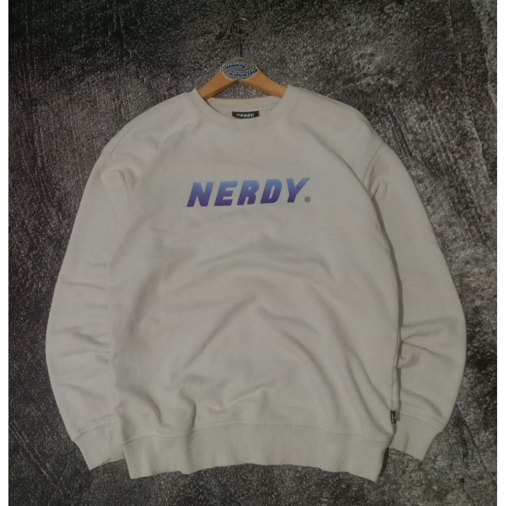 CREWNECK SWEATER NERDY CREAM LOGO UNISEX DEWASA SECOND ORIGINAL