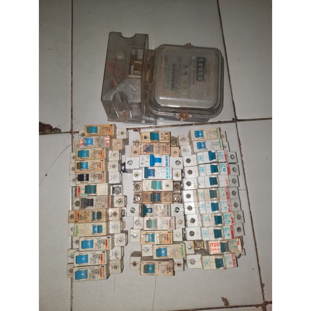 MCB bekas masih fungsi