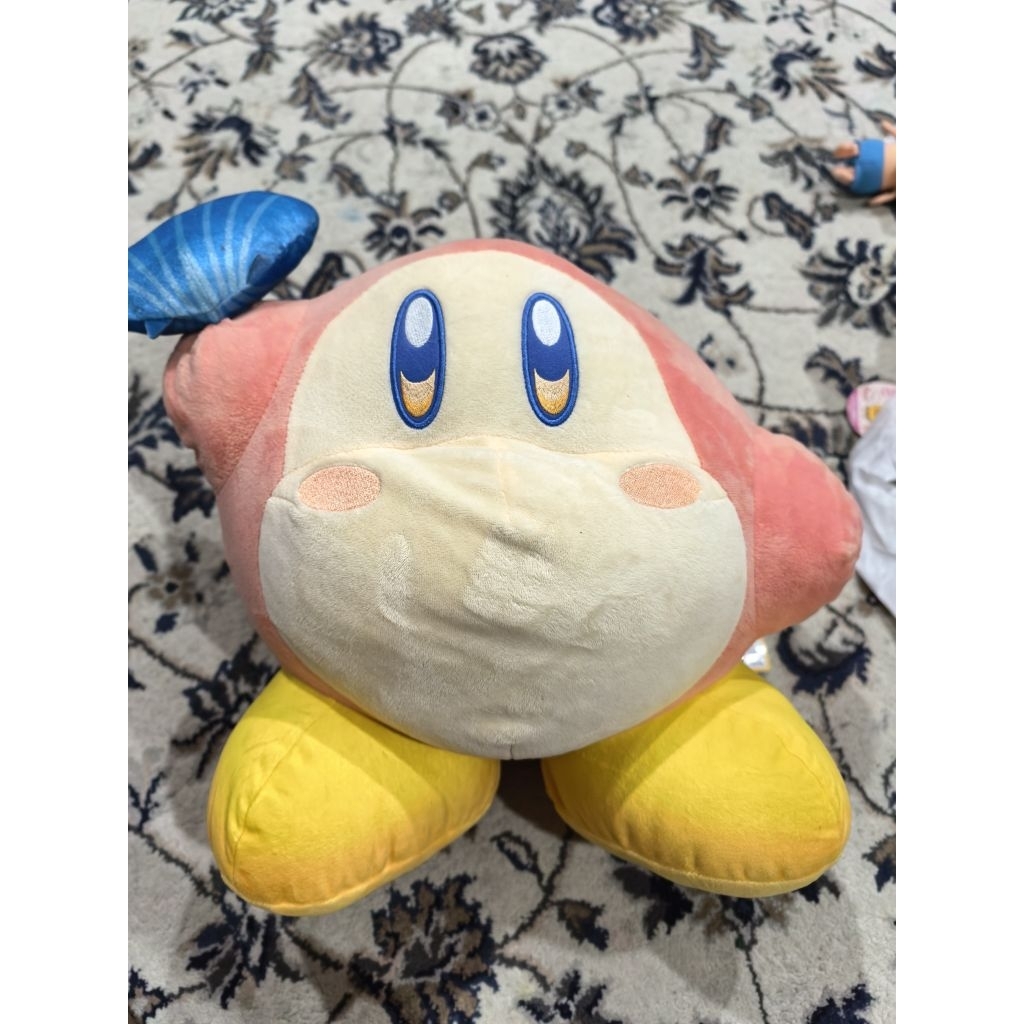 waddle dee pegang kerang