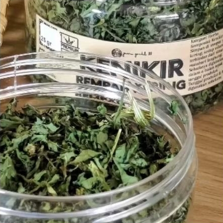teh daun kenikir kering fresh diproses saat order masuk dijamin kering fresh,per20 gram murah