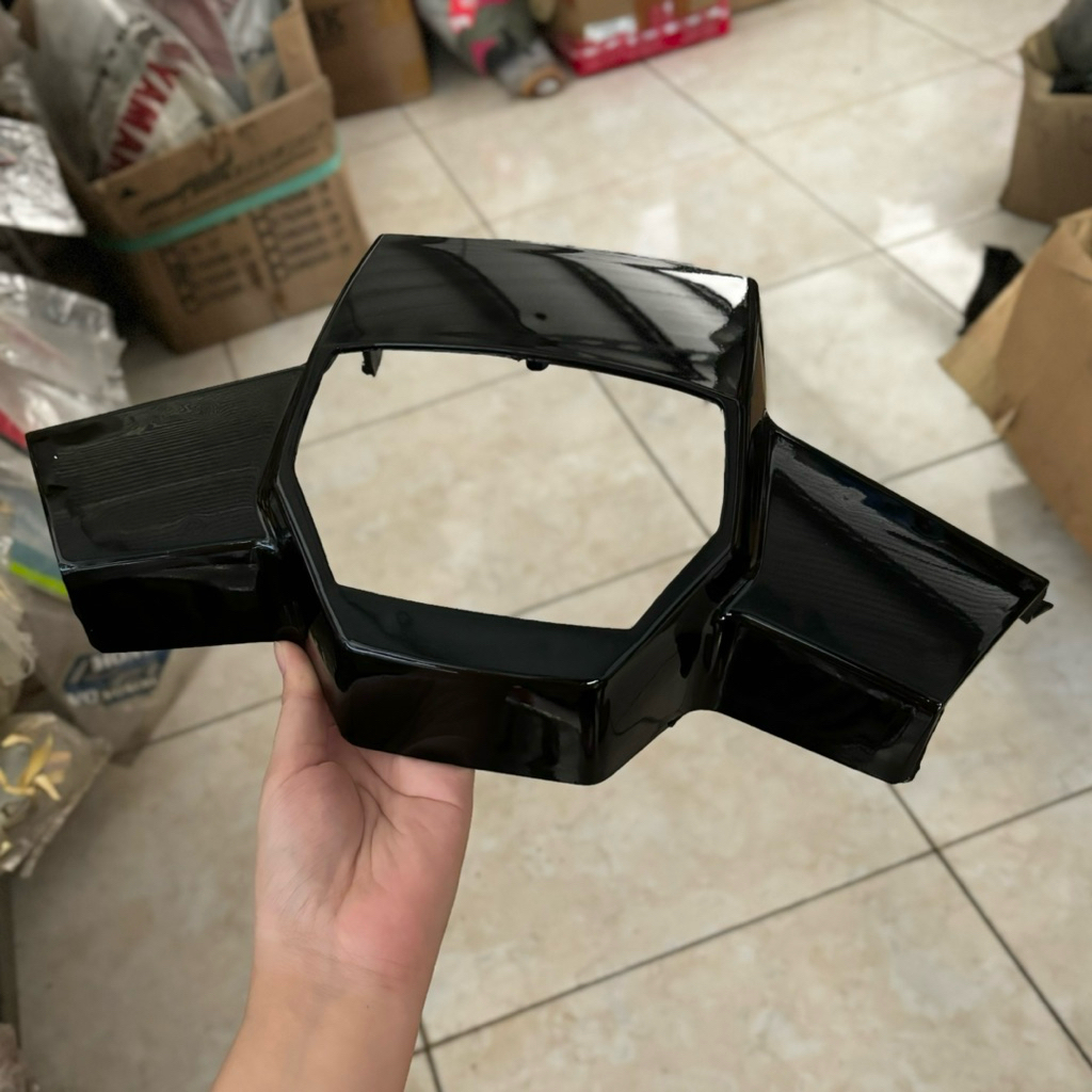 Batok Lampu Depan Bagian Atas Suzuki RC 100 / Batok Lampu Depan RC100