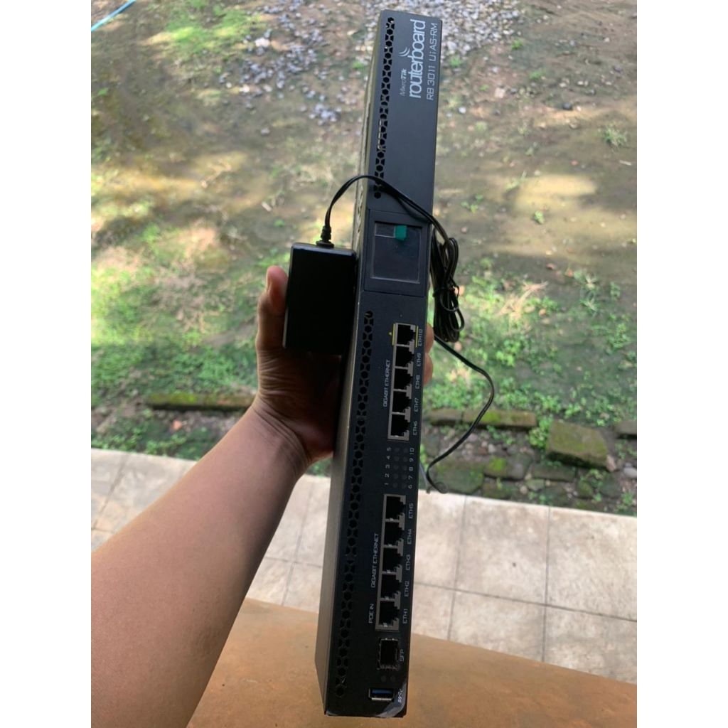 MIKROTIK RB3011UiAS-RM bekas migrasian,barang normal
semua port dijamin normal