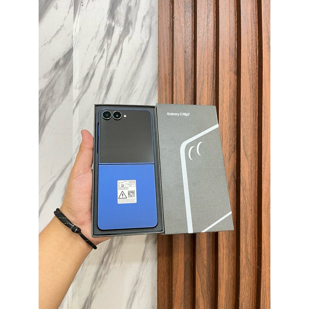SAMSUNG Z FLIP 7 5G 12/512 SECOND LIKE NEW