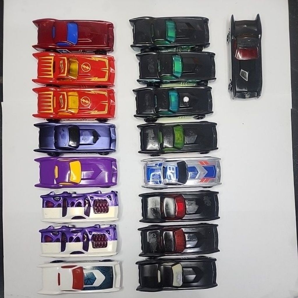 HOT WHEELS GOVNER 17 pcs