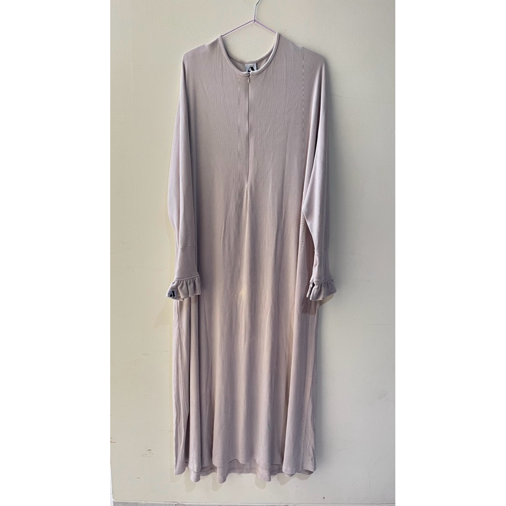 Knit Dress by Aqsamodestwear // Preloved // Gamis Knit Premium