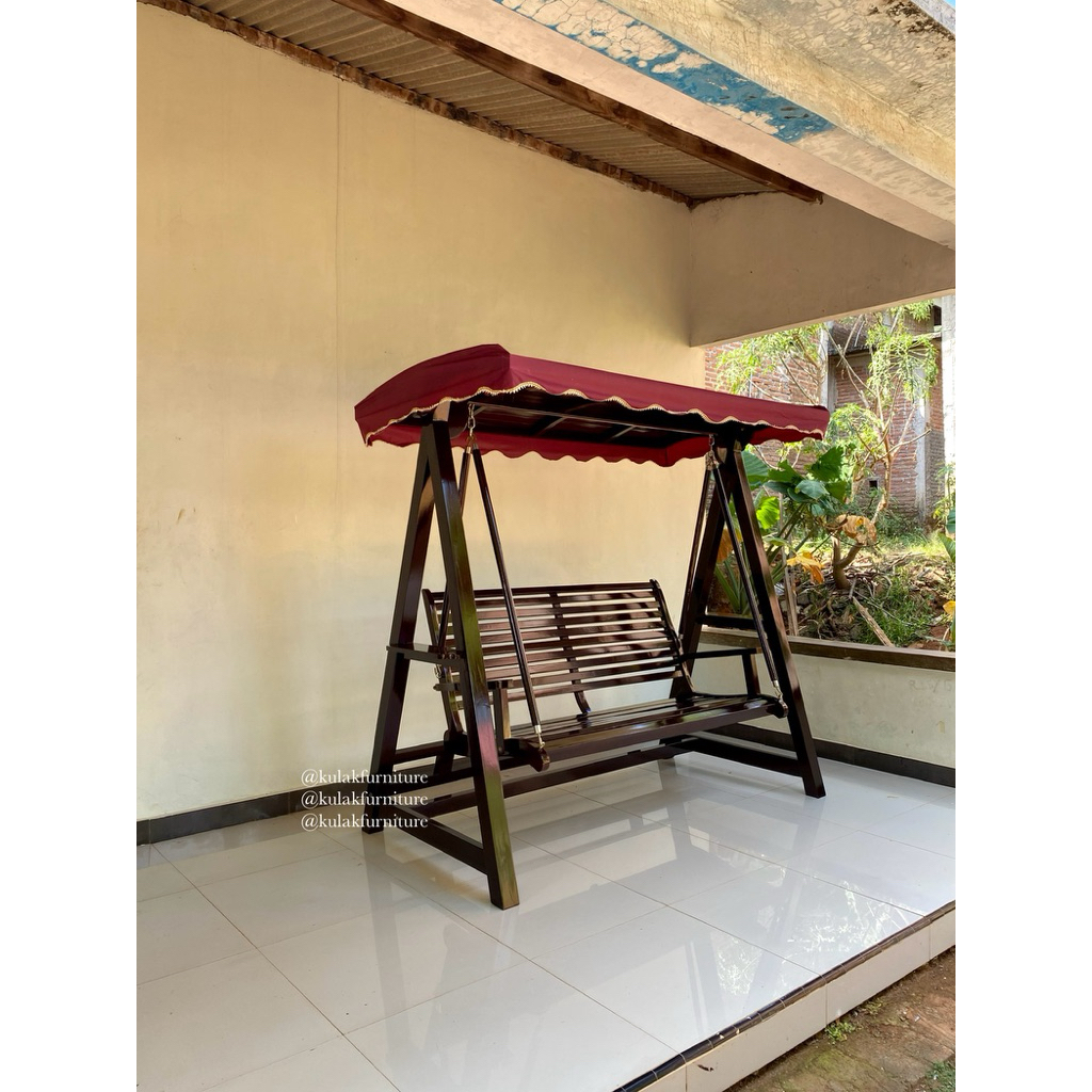 ayunan taman teras rumah kayu jati