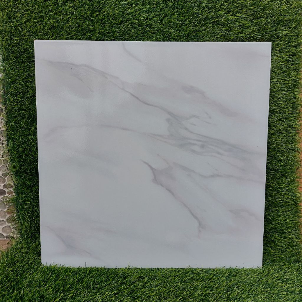 Keramik Lantai 50x50 Glosy putih motif amaro grey