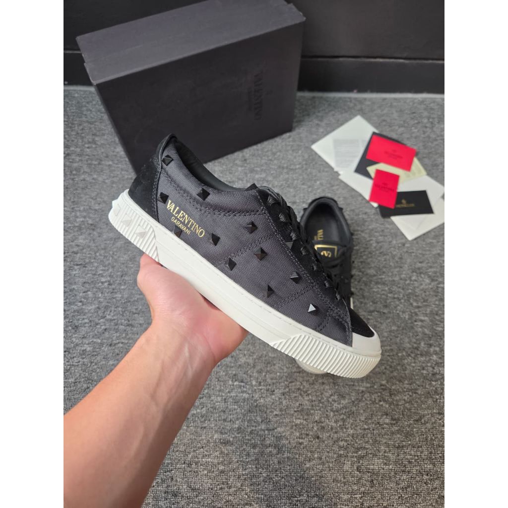 SEPATU SNEAKER PRIA VLTN11139 BLACK BRANDED VIP