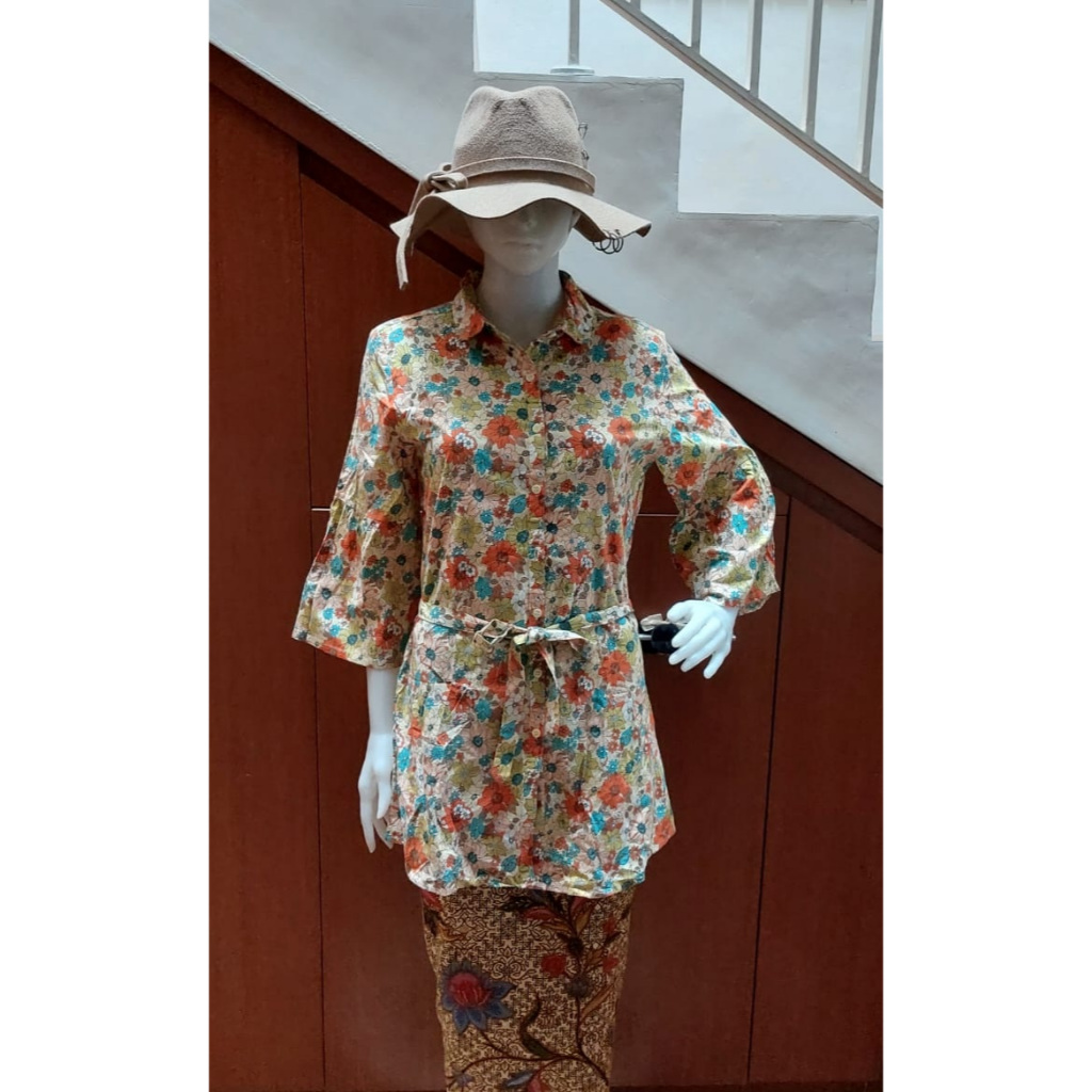 GRAPHIS ORIGINAL. KEMEJA WANITA WITH TAG