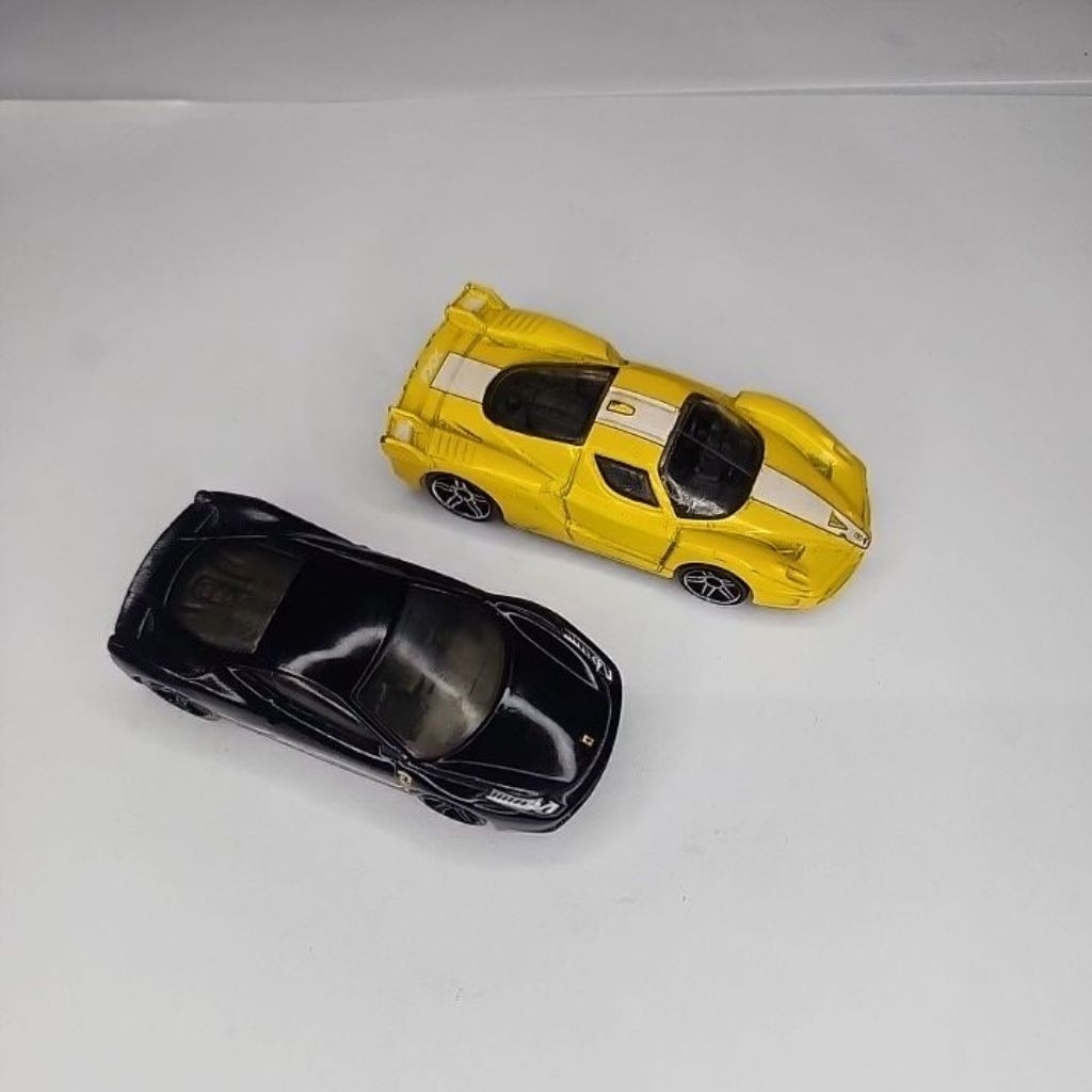 HOT WHEELS FERRARI FXX & 358 Italia
