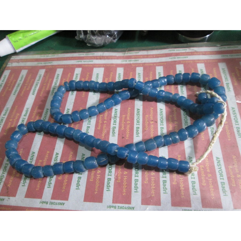 manik dayak kuno hand made satu untaian iklan M170