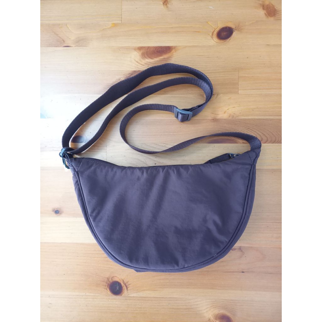 UNIQLO TAS BAHU MINI BULAT ROUND SLING SHOULDER BAG