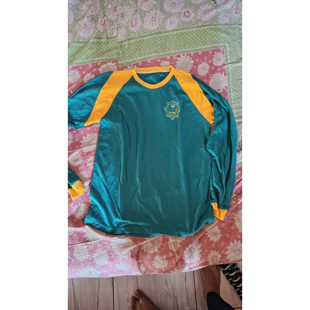 Seragam Olahraga Baju SD Preloved UK XL