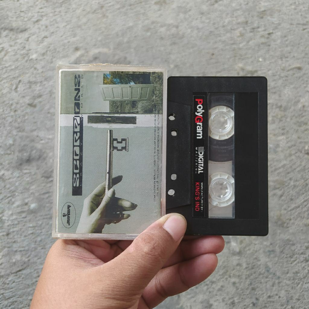 Kaset Pita Scorpions - Crazy World