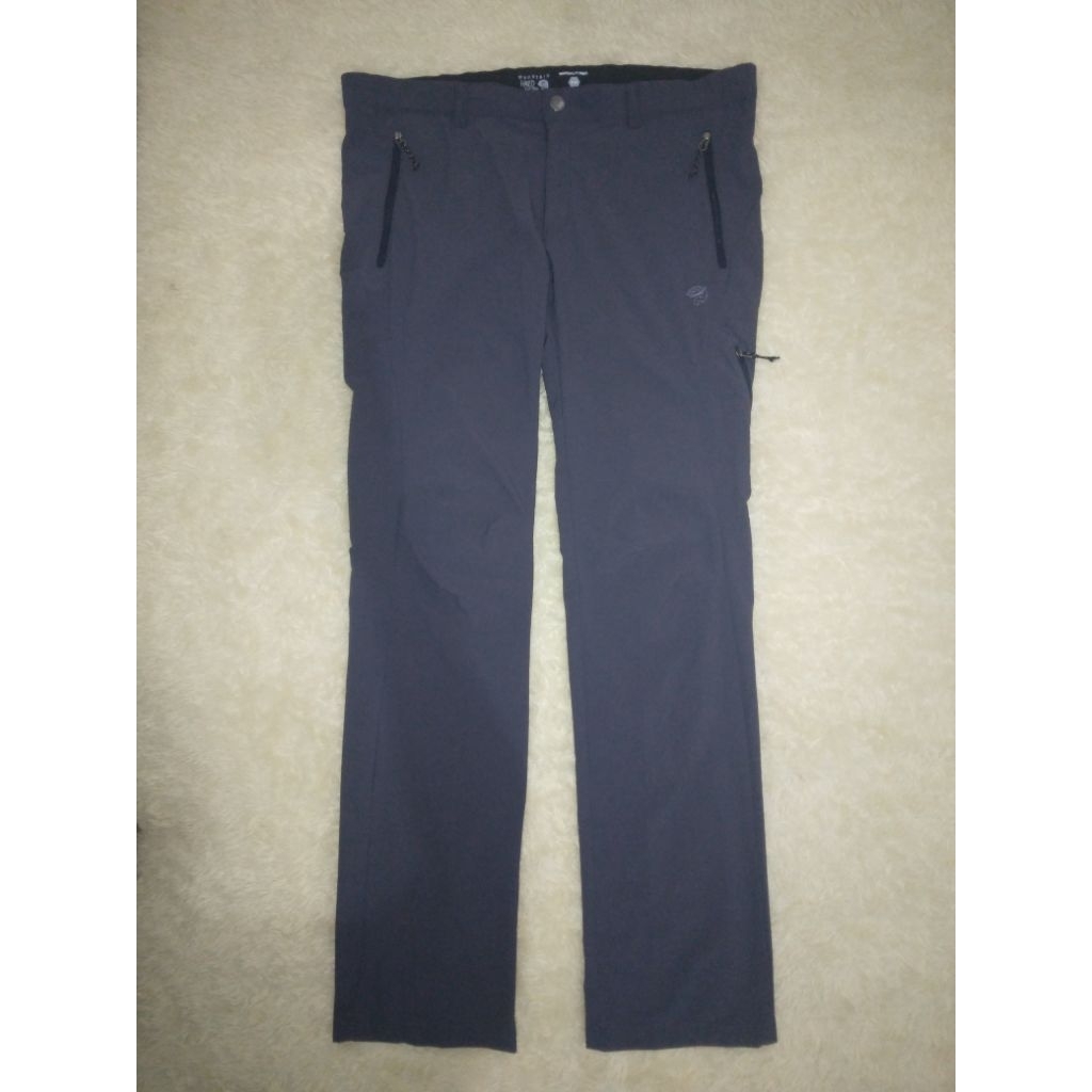 CELANA MOUNTAIN HARDWEAR