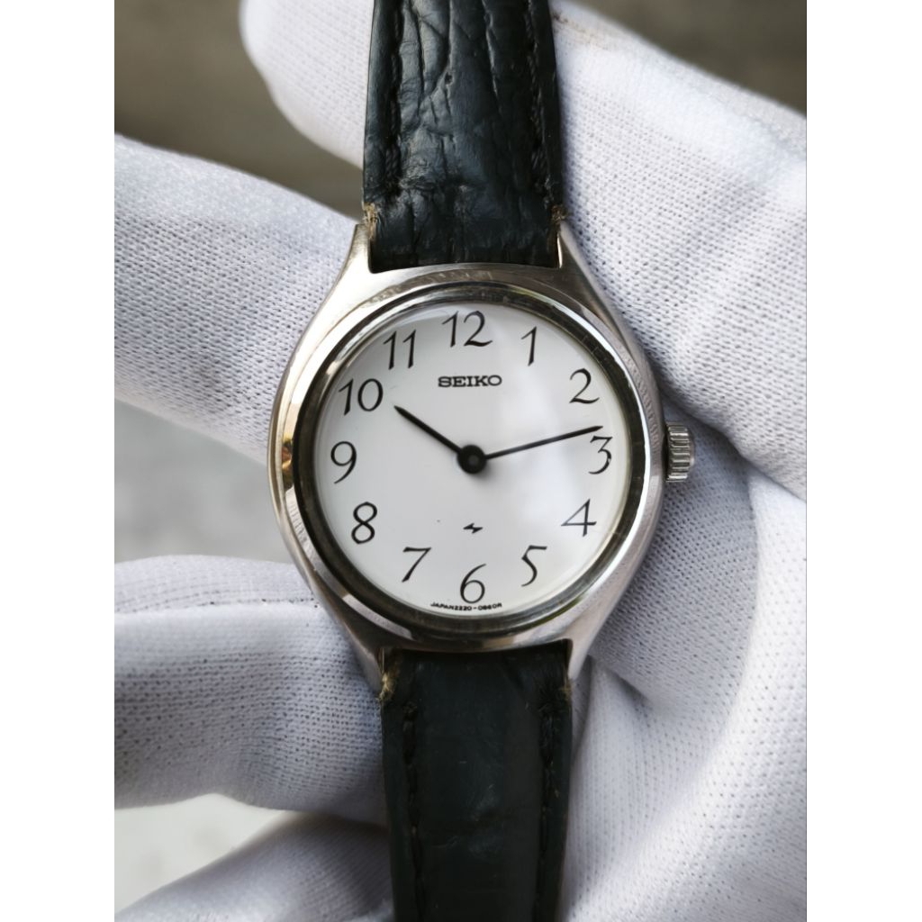 Seiko Chariot 24 Jewels Manual Winding 2220-0320 ladies