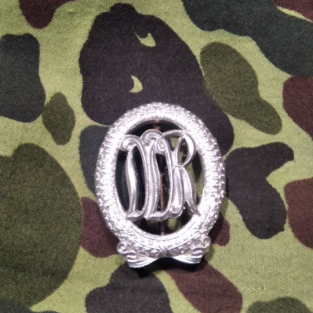 pin jadul tentara jerman timur nva pin jerman jadul pin tentara jerman east german: ddr military bad
