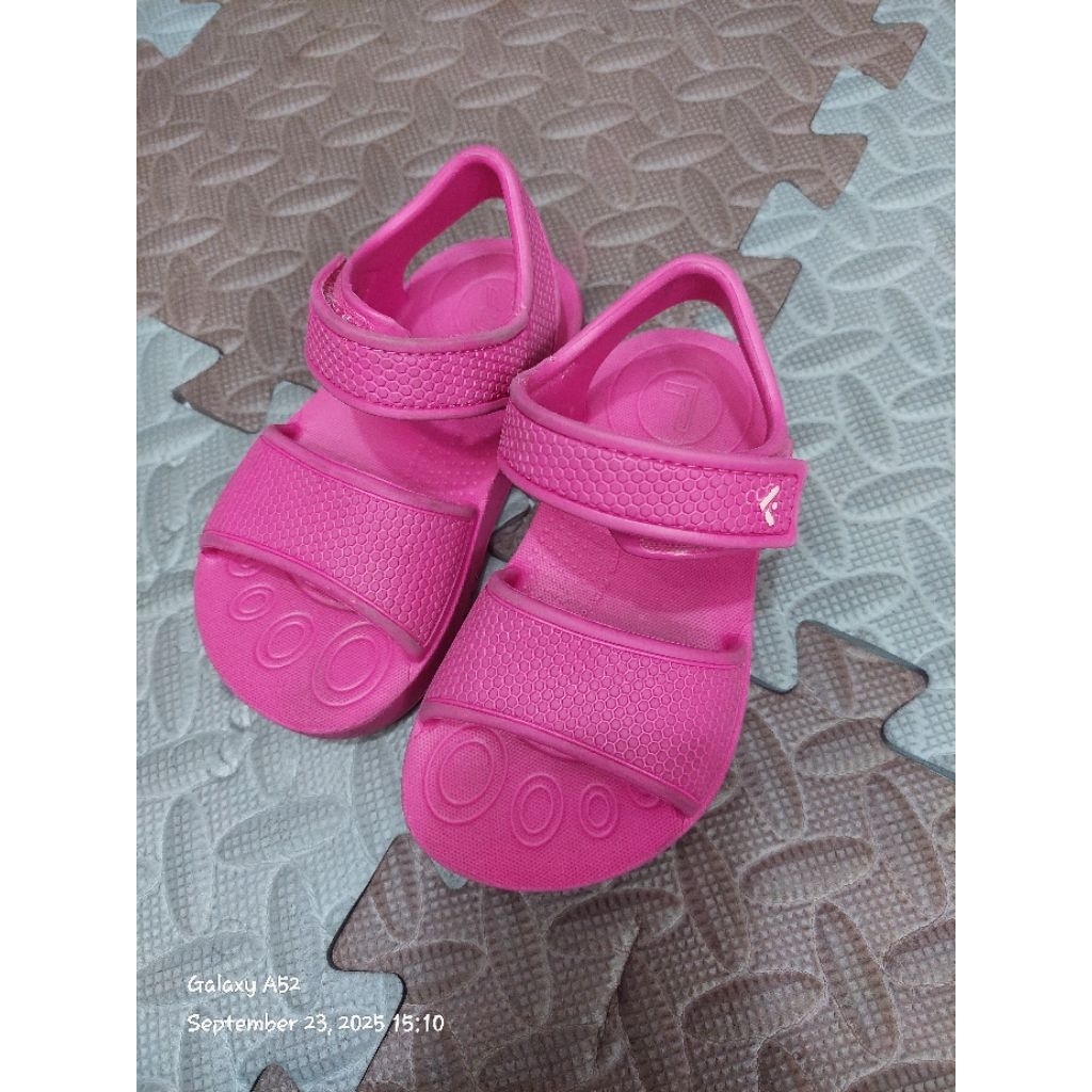 sepatu sendal anak merk FITFLOP