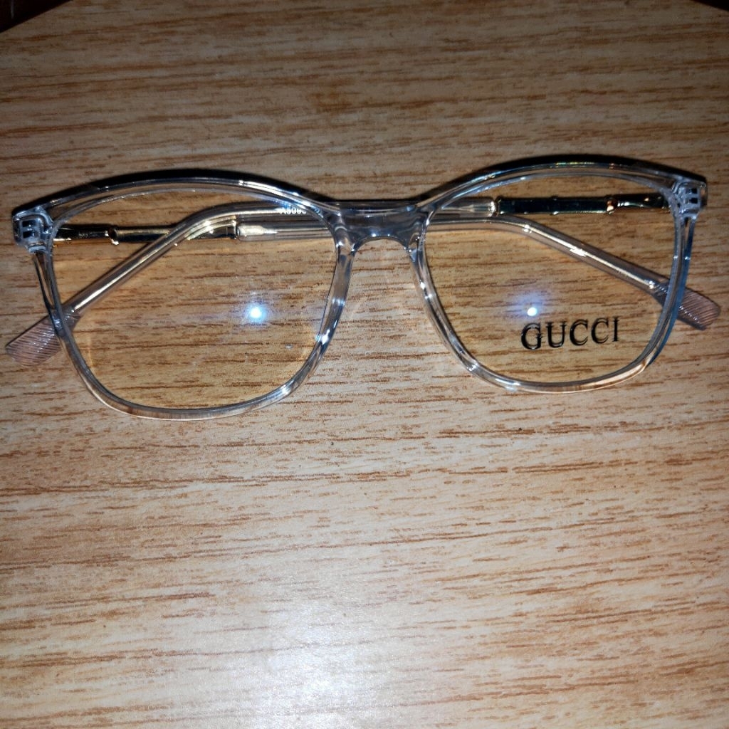 kacamata Gucci preloved like new belum pernah dipakai