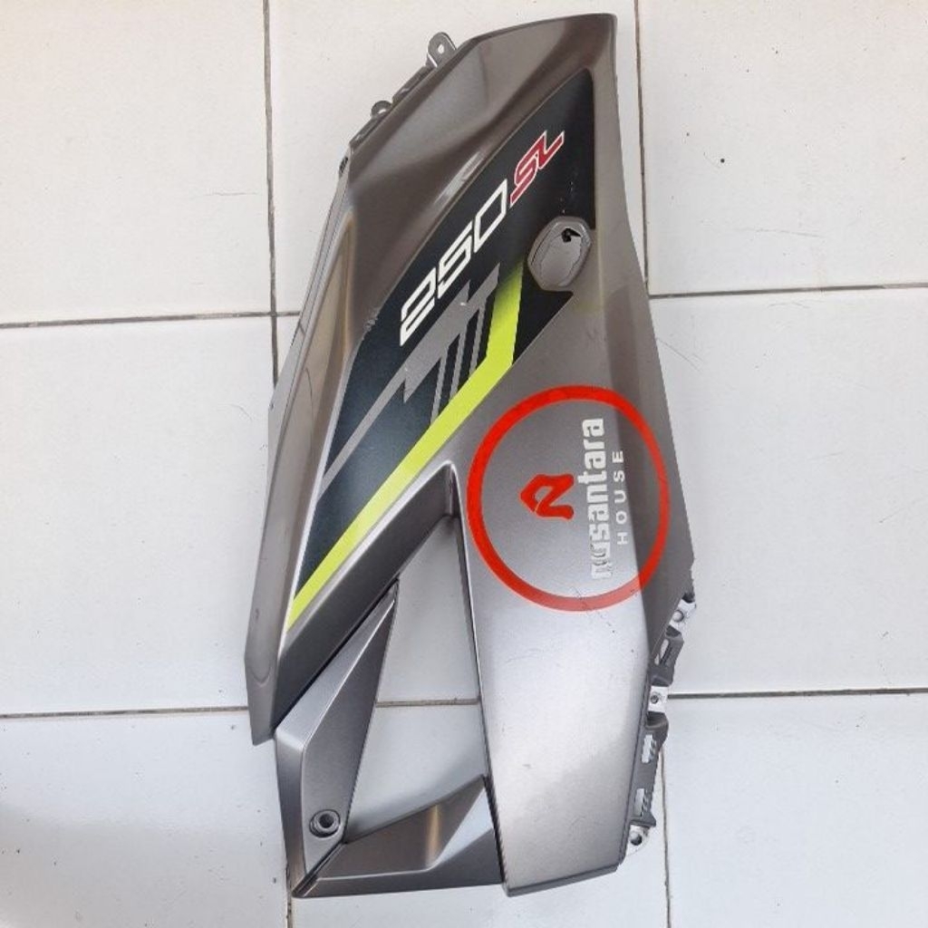 fairing pering sayap atas ninja mono z250sl kanan bekas original