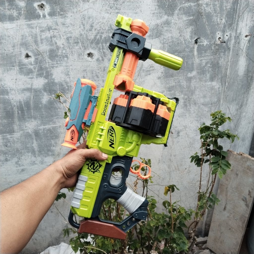 NERF Zombie Strike Doominator