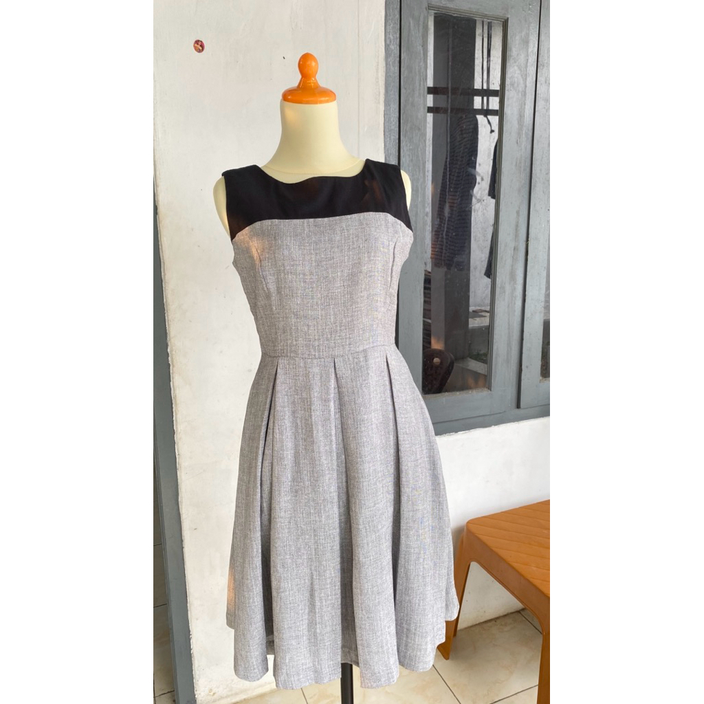 Preloved Dress Minimal