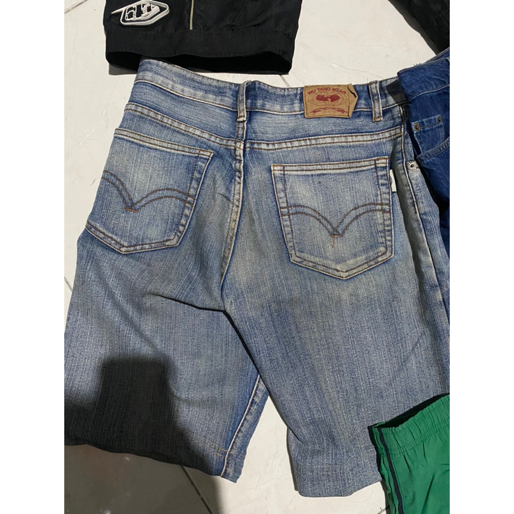 celana pendek wutang