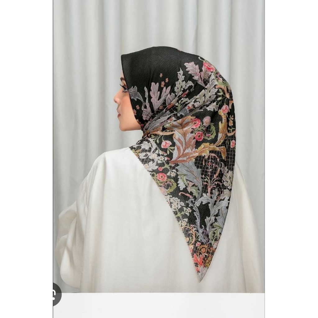 Buttonscarves Royale Grandeur series