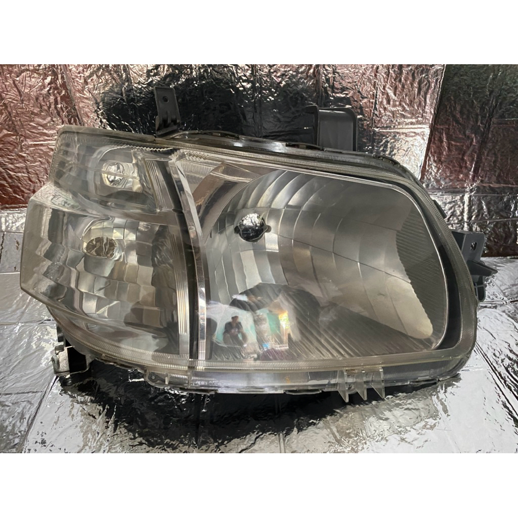 Headlamp Lampu Depan Daihatsu Grandmax Bagian Kanan Original Second