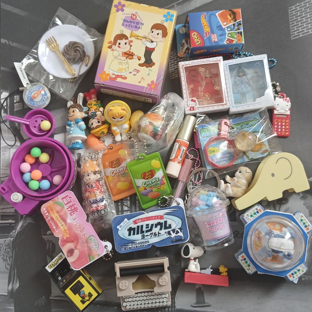 (update oct) assorted gashapon/ gacha trinkets (miniature, figure food / shaka) keychain 3