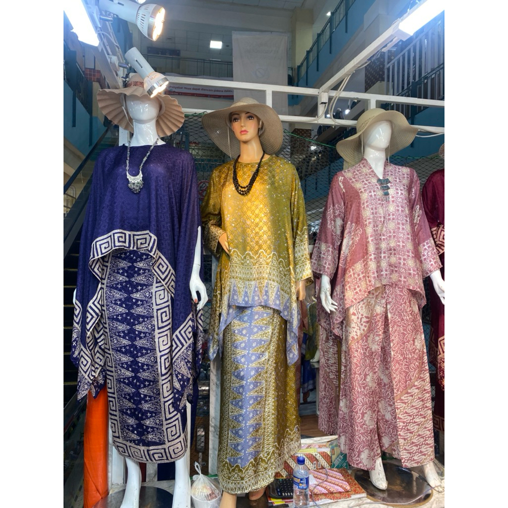 atasan dan rok batik