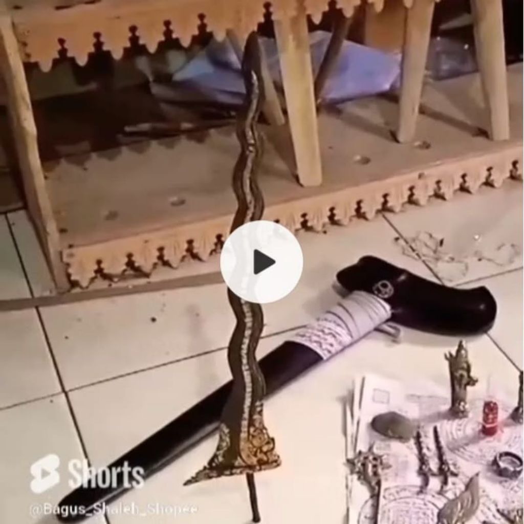 KERIS NOGO SOSRO KINATAH MAS