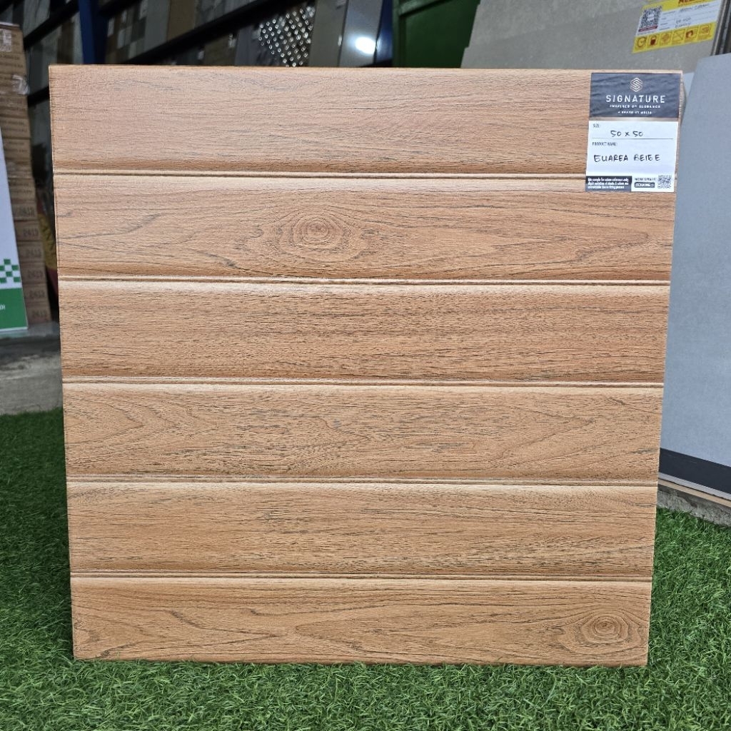 keramik lantai kayu 50x50 parkit / keramik mulia signature / keramik teras GUAREA BEIGE