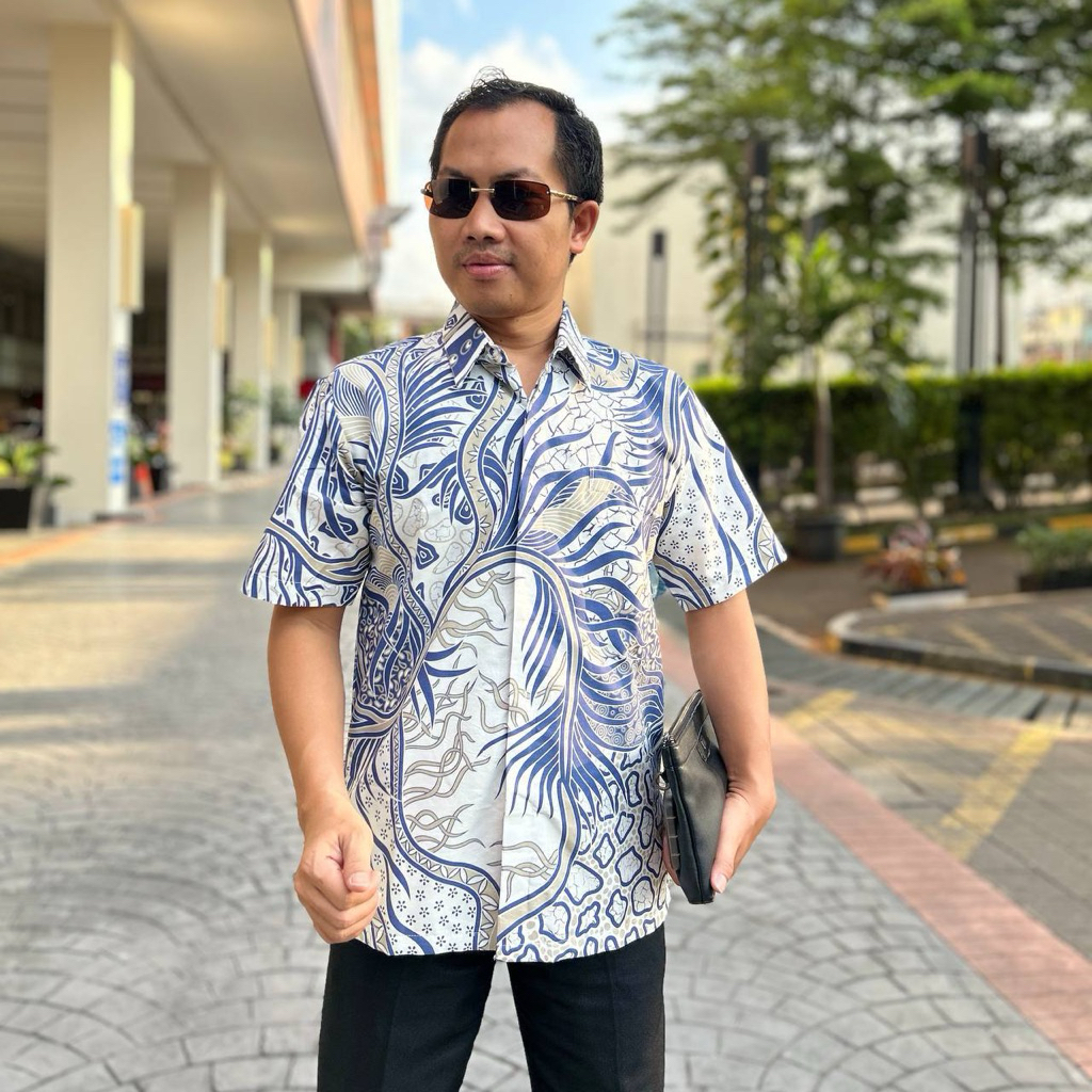 BIRU PUTIH 470 Hem batik pria bahan katun lengan pendek