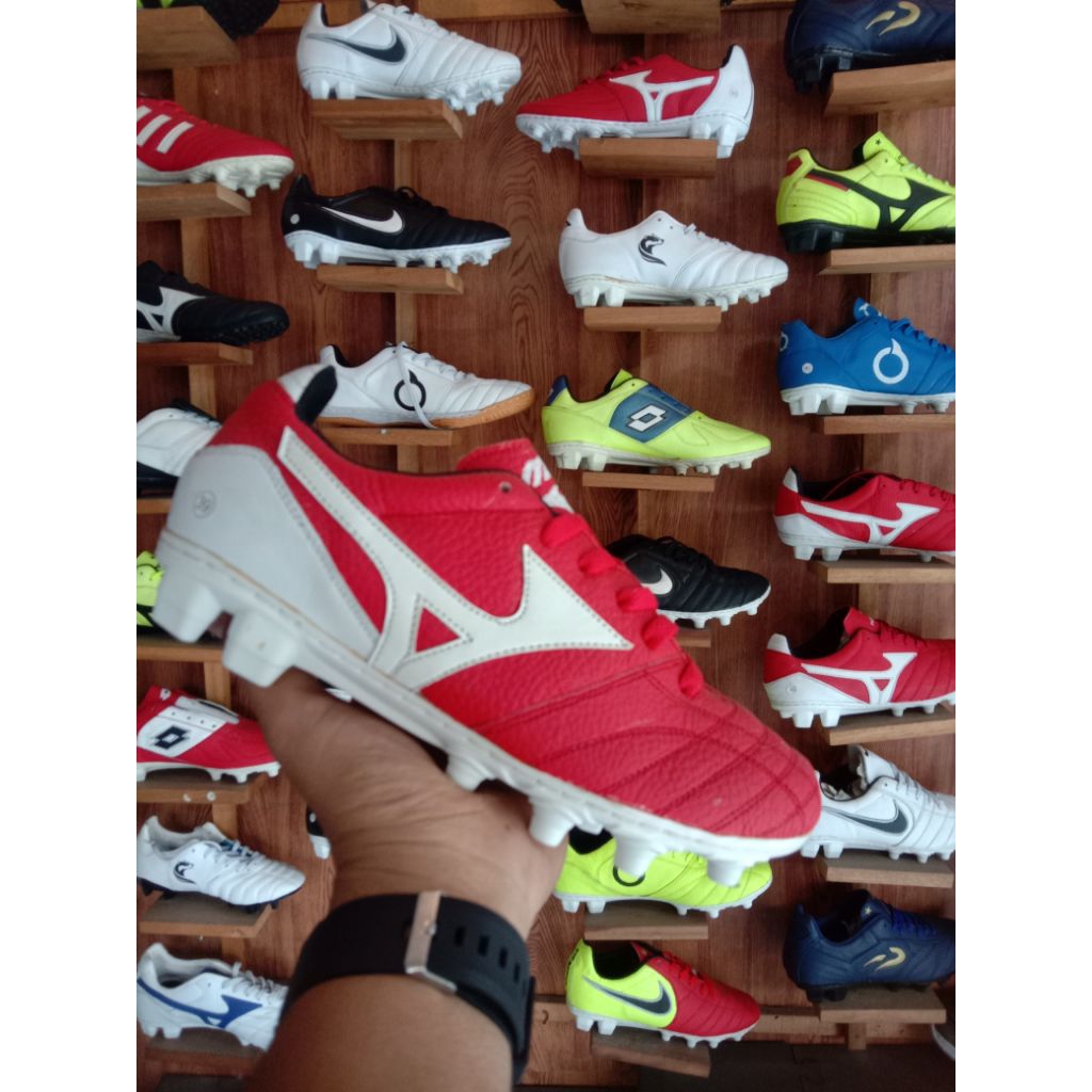 sepatu bola pul kulit