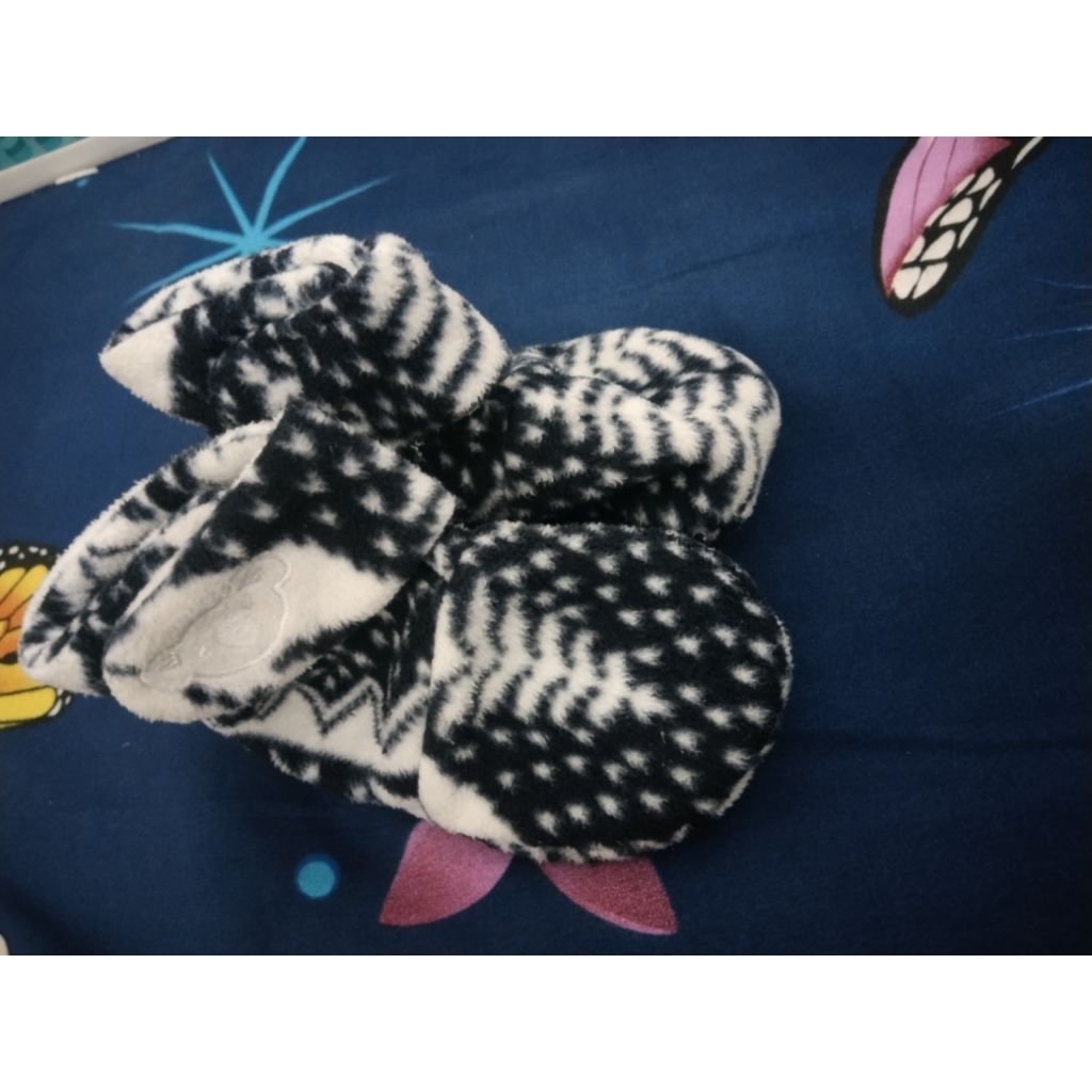 Preloved Booties CuddleMe